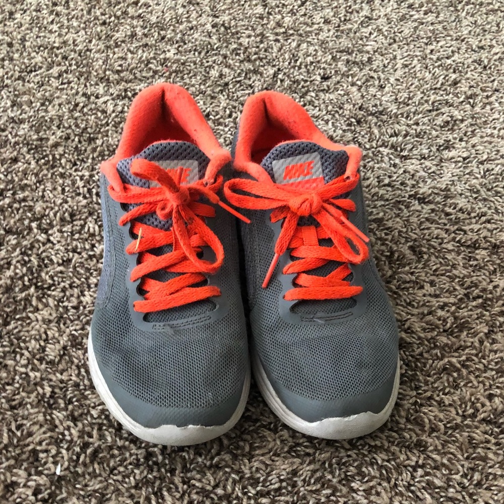 Nike Revolution 3 size 3.5Y